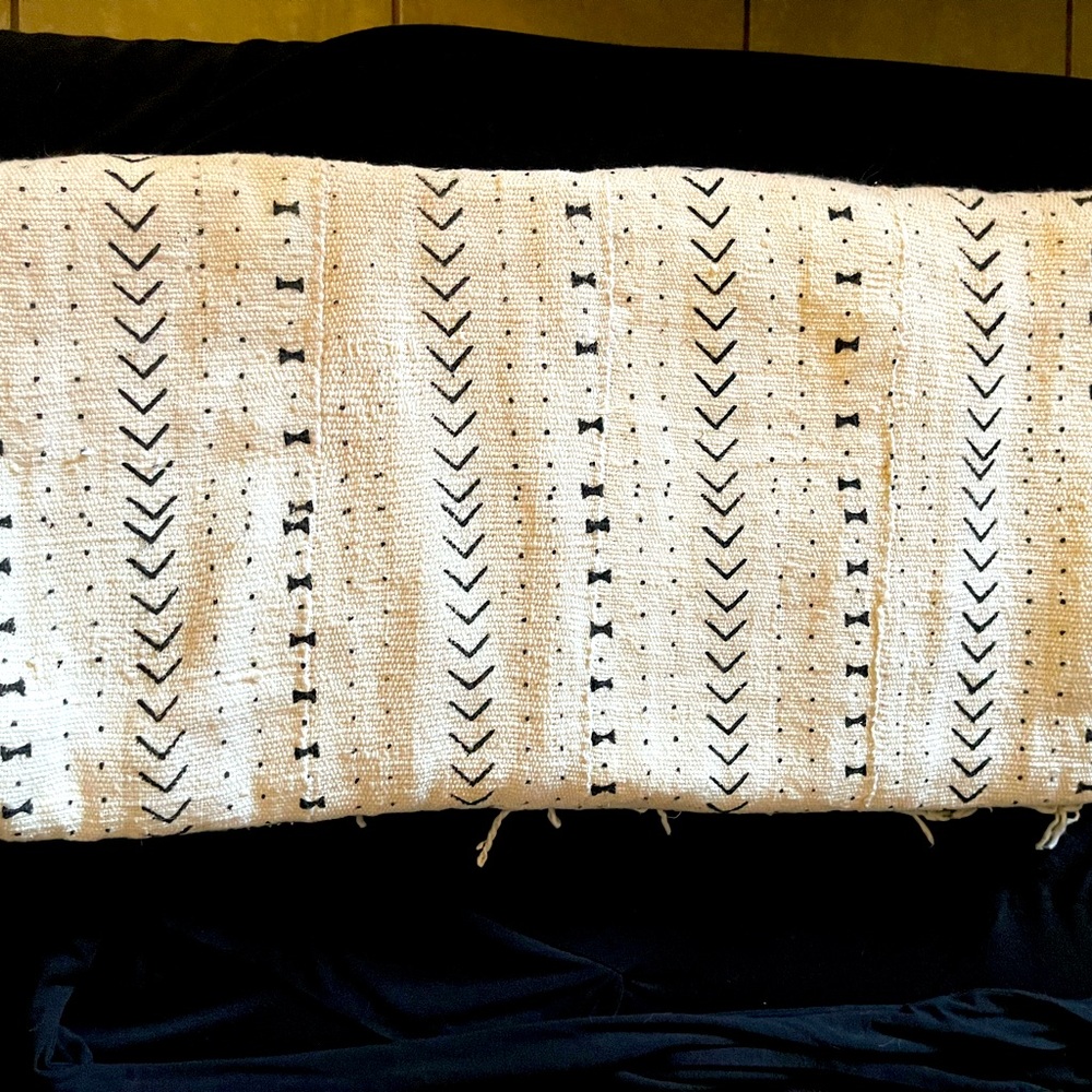 Mud cloth white and black African cloth/blanket/yoga or meditation